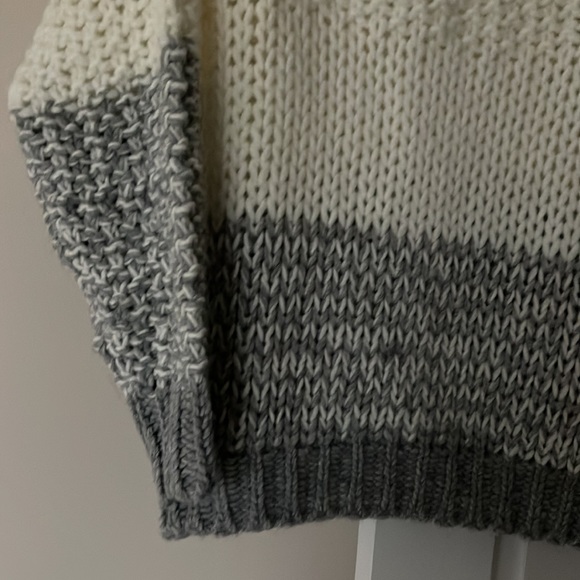 Topshop Contrast Panel Knit Sweater Grey Cream - Picture 4 of 7